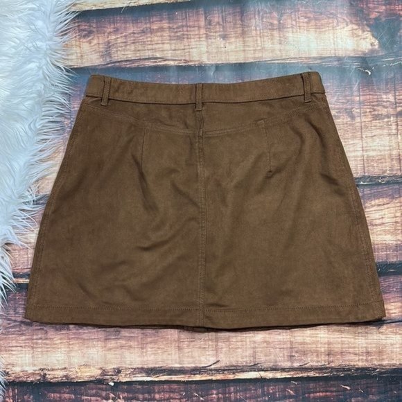 RELISTED Abercrombie & Fitch Brown Vegan Suede Button Down Skirt - Picture 4 of 6